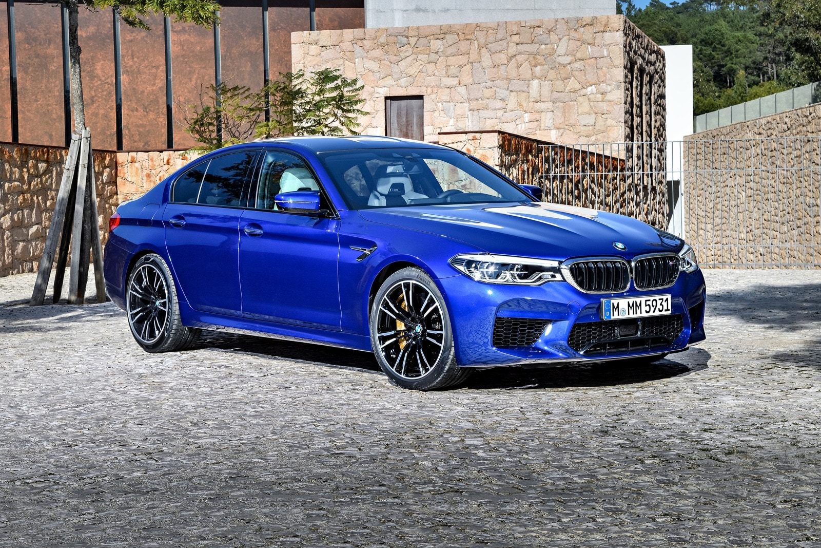 10 - 15 pašas neuzticamākās automašīnas, ko varat iegādāties - BMW M5