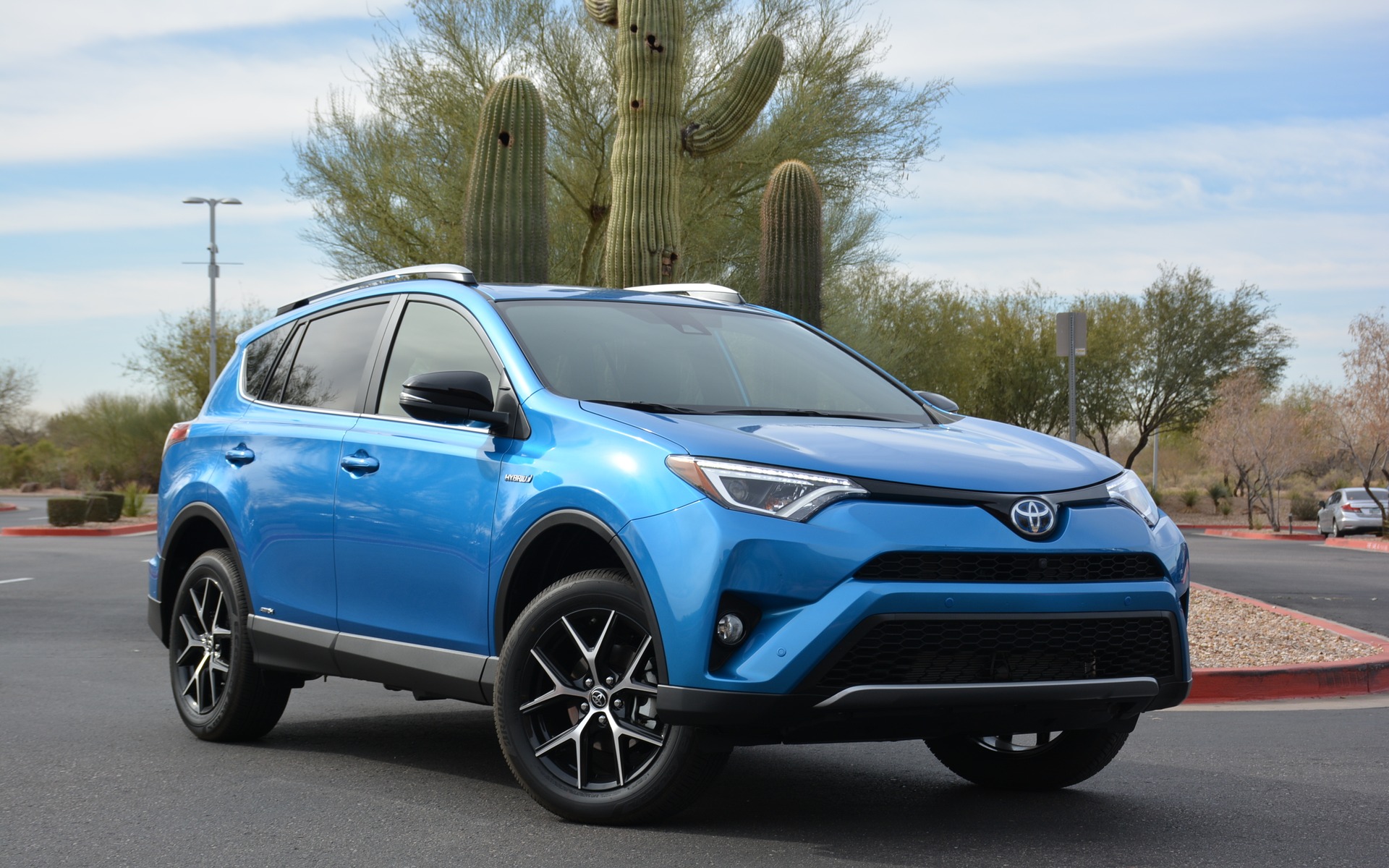 14-Nosauktas 15 uzticamākās automašīnas-Toyota RAV 4