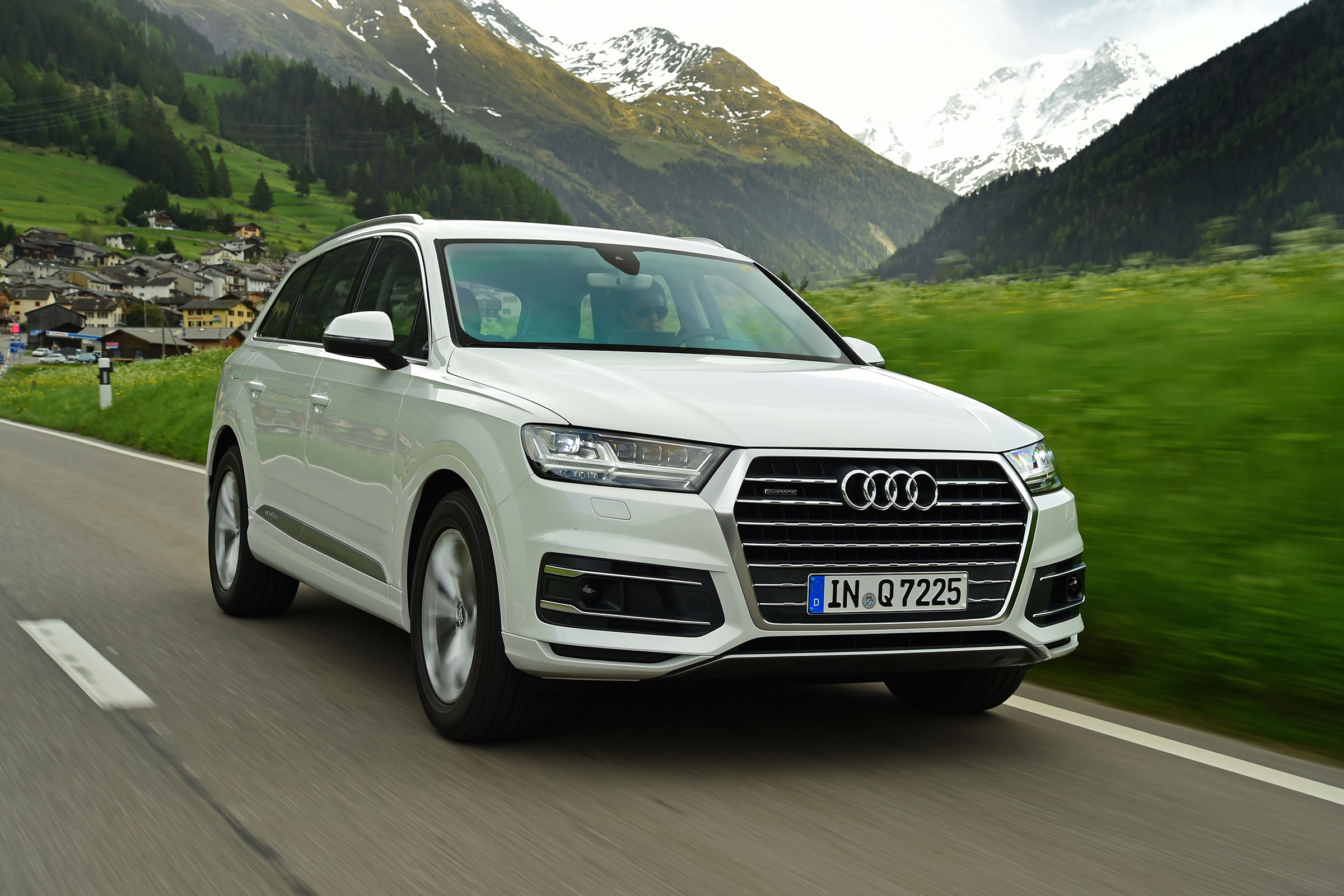 7 - 15 pašas neuzticamākās automašīnas, ko varat iegādāties- Audi Q7
